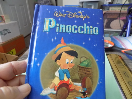 Walt Disney Pinnochio book