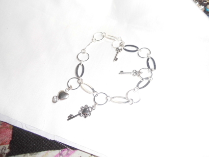 Handmade Bracelet - Keys to my Heart