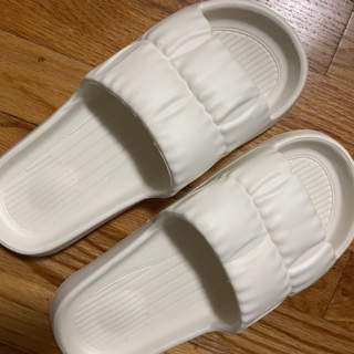 BN Size 6.5-7 Lightweight His/Hers Slippers .