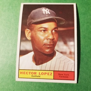 1961 - TOPPS EXMT - NRMT BASEBALL - CARD NO. 28 - HECTOR LOPEZ - YANKEES