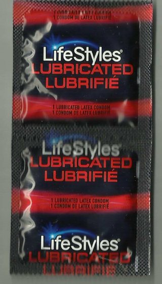 2 LIFESTYLES BRAND LUBRICATED CONDOMS