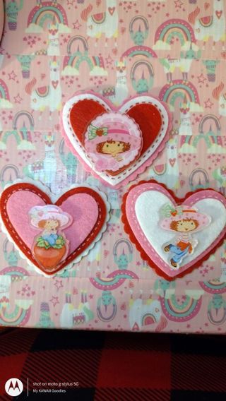 ✨❣✨3 NEW LARGE "STRAWBERRY SHORTCAKE" HEART SHAPED ACRYLIC & FELT STICKERS ✨❣✨IN HEART ZIPLOCK BAG