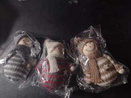 3 Wooden & Knitted People Decor