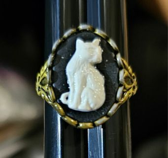 Cat Sculpture Ring size 10