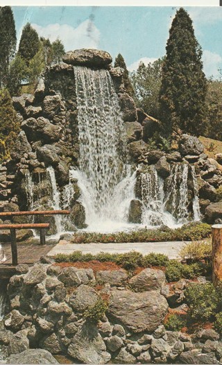 Vintage Used Postcard: B: 19975 Cypress Gardens, FL