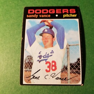 1971 Topps Vintage Baseball Card # 34 -  SANDY VANCE - DODGERS - EXMT/NRMT