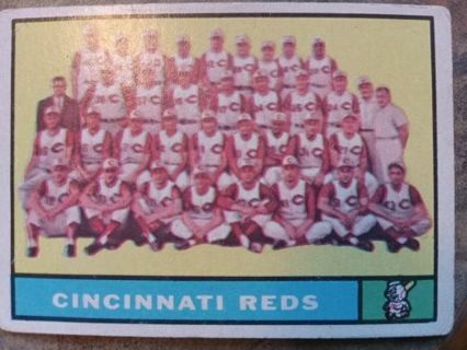 1960 TOPPS CINCINNATI REDS BASEBALL TEAM PHOTO CARD# 249