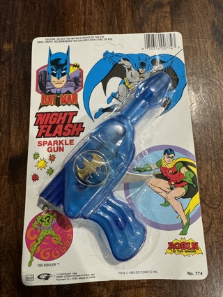 1982 Bat Man Night Flash Sparky Toy Gun MIP