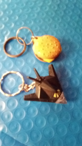 2 key chains, Cheeseburger & plastic  jet