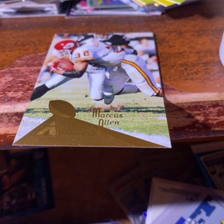 1994 pinnacle Marcus Allen football card 