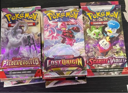 10 random Pokémon cards open pack
