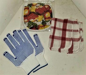 Kitchen Set: 2 dish towels, 2 pot holders & 2 lid removers/ non-slip gloves