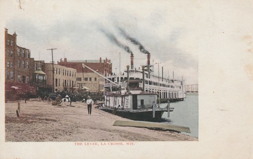 Vintage Used Postcard: Y: Pre Linen: The Levee, La Cross, WI