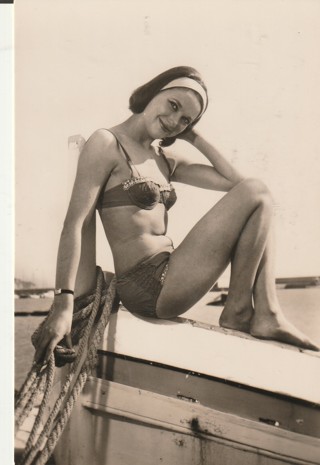 Vintage Unused Postcard: B&W: Seaside