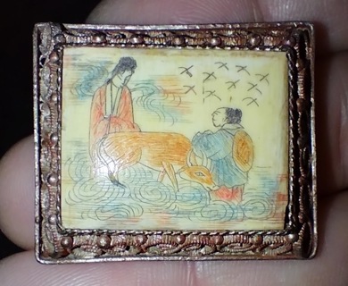 ANTIQUE HAND MADE BONE OR IVORY PIN HAND PAINTED AND ENGRAVED OVER 100 YEARS OLD TAKE A LOOK WOW!