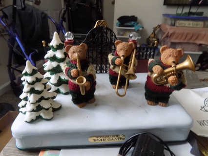 Vintage 1997 Christmas Fantasy Ltd. Wonderland Bear Band animated musical centerpiece