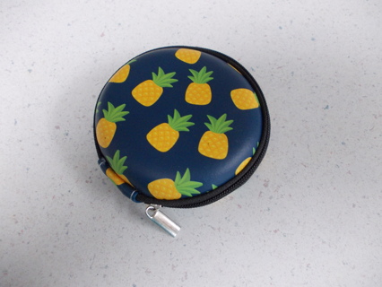 Pineapples Round Zippered Earbud Case