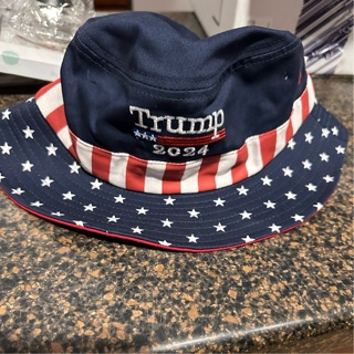 Trump bucket hat new...