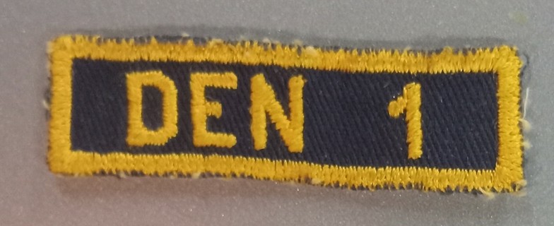 Den 1 cub scout scouts bsa patch. Item looks to be used. 