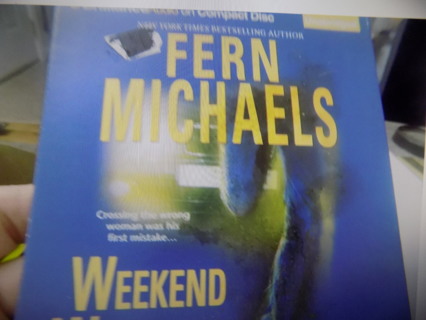 Audio Book Weekend Warriors by Fern Michaels unabridged like new condition