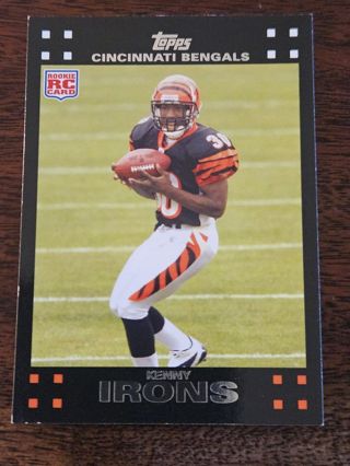 2007 Topps Football trading card.