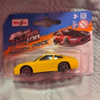 Maisto Yellow Lamborghini 1:64