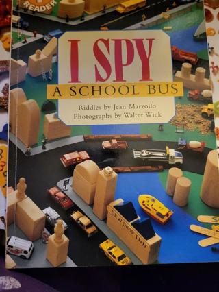 I SPY – A SCHOOL BUS