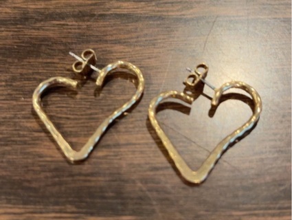 Pair of Gold Tone Heart Pierced Earrings