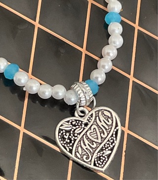 ❤️ MOM Bracelet ❤️, new!! Stretchy white and blue beads bracelet !