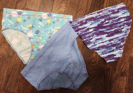 NEW - Hanes - Girl's bekini panties - size 10 - set of 3