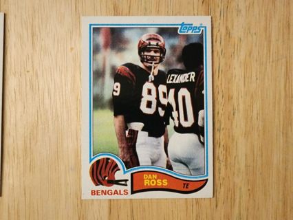 82 Topps Dan Ross #52