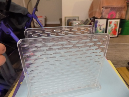 Clear acrylic napkin holder with 3D oval design