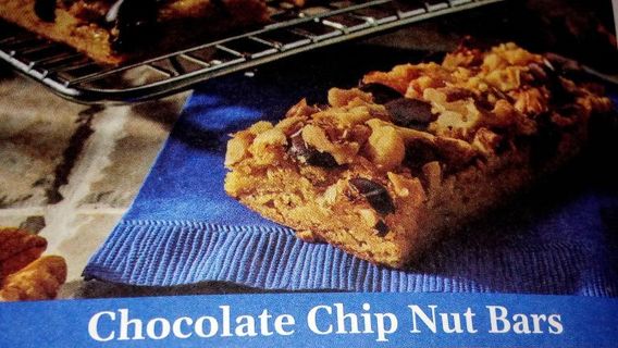 *Chocolate chip Nut Bars*+yummy+