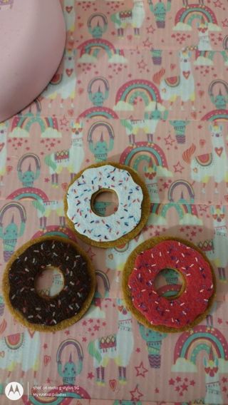 ❤️❤️❤️3 KAWAII FELT DONUT STICKERS (IN 3 COLORS)❤️❤️❤️IN RED HEART SHAPED ZIPLOCK BAG