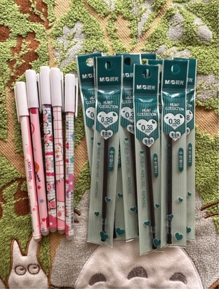 5 Erasable Pens + 10 M&G Pen Refills