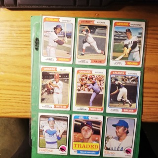 9 - LOT 1974 TOPPS - LOW TO MID GRADE - BASEBALL CARDS