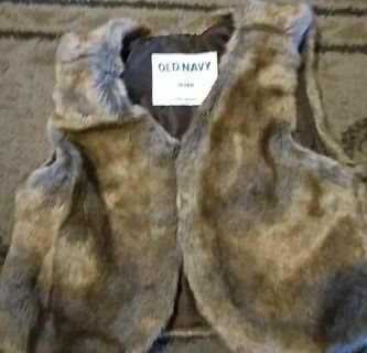 Old Navy Faux Fur Baby Vest 12-18 months