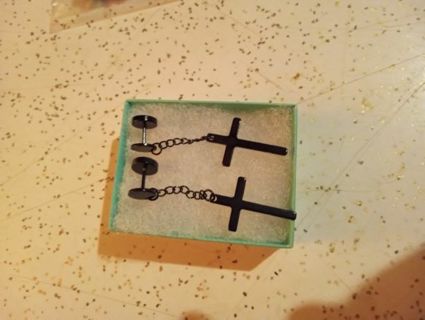 Cross earrings with chain