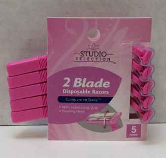 5 NEW IN PACK WOMENS DISPOSABLE RAZORS