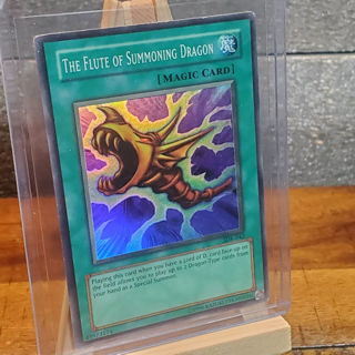 Yu-Gi-Oh! TCG | The Flute of Summoning Dragon - SDK-042 Holographic Super Rare