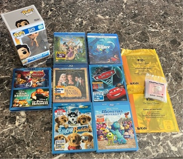 Lot of 9 movies on blu-ray + DVD & pop funko & kids toys