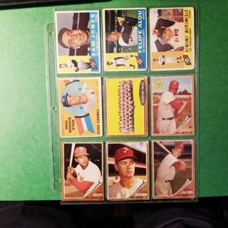 9 - LOT - 1960/62 TOPPS BASEBALL CARD  LOW GRADE FILLERS.