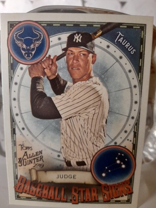 2019 Aaron Judge Star Signs Taurus Topps