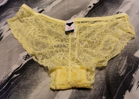 1 New Alyce Ives Sheer Women's Yellow Pantie - Size Medium 