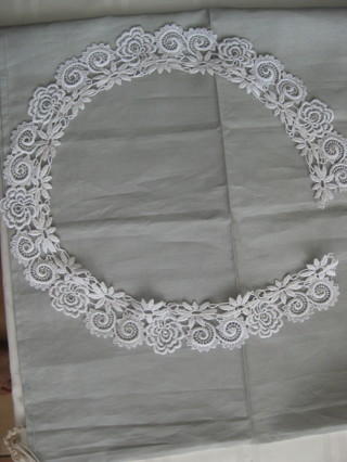 Decorative unique floral lace w rhinestones, 36"