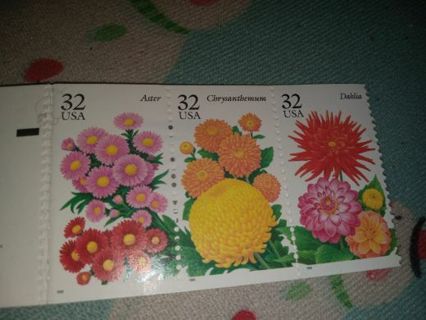 VINTAGE 1995 POSTAGE STAMPS NEW STILL IN BOOKLET