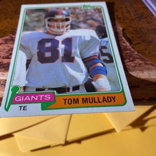 1981 topps tom mullady football card 