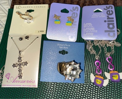 Beautiful Jewelry lot , New in packaging! 