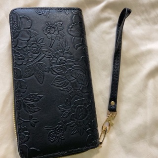 BN Women’s Large Wallet .