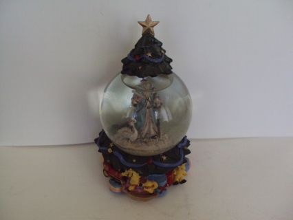 Sanyo Vintage Musical Christmas Snow Globe